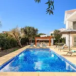 Villa Julianne By *
