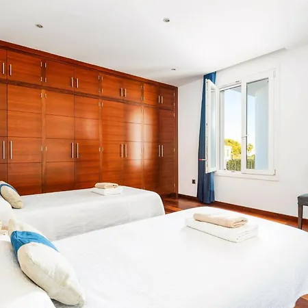 Julianne By Cala'N Blanes (Menorca)