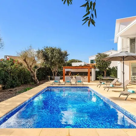 Villa Julianne By *
