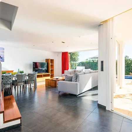 Julianne By Cala'N Blanes (Menorca)