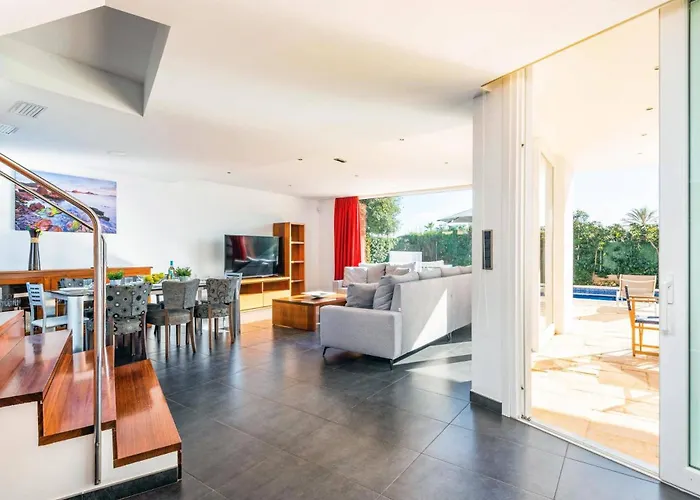 Julianne By Cala'N Blanes (Menorca)